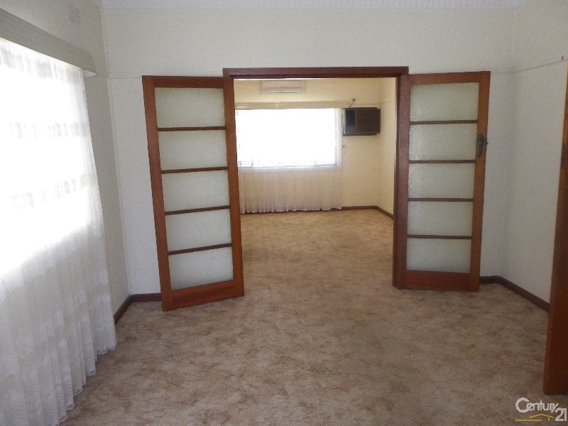 65 Victor Street, Picnic Point NSW 2213