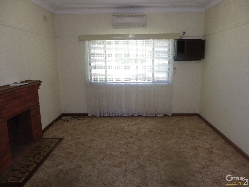 65 Victor Street, Picnic Point NSW 2213