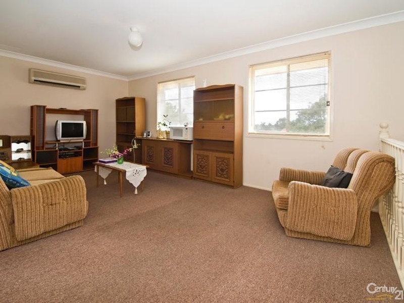 9 Lascelles Lane, Greenacre NSW 2190