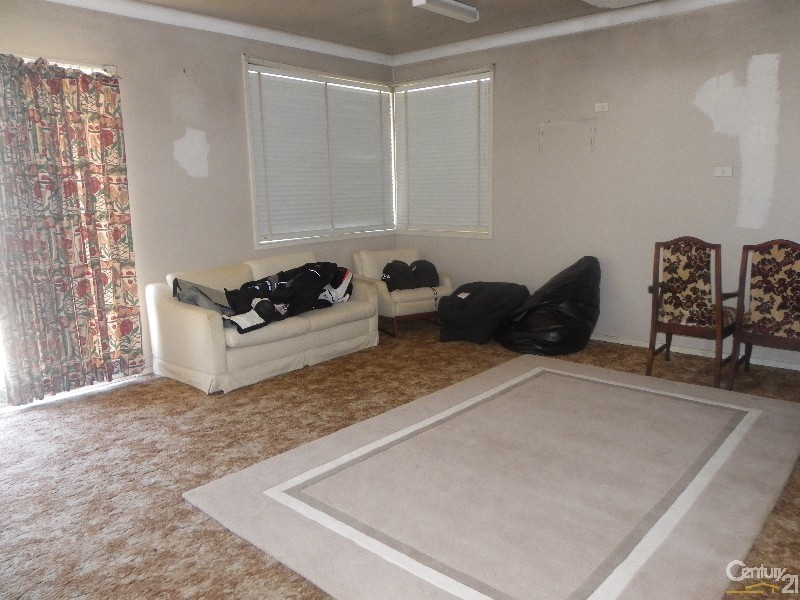 10 Lemnos Avenue, Milperra NSW 2214