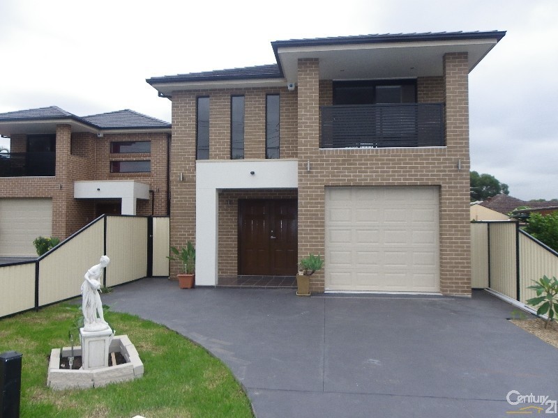 33a Doyle Road, Revesby NSW 2212