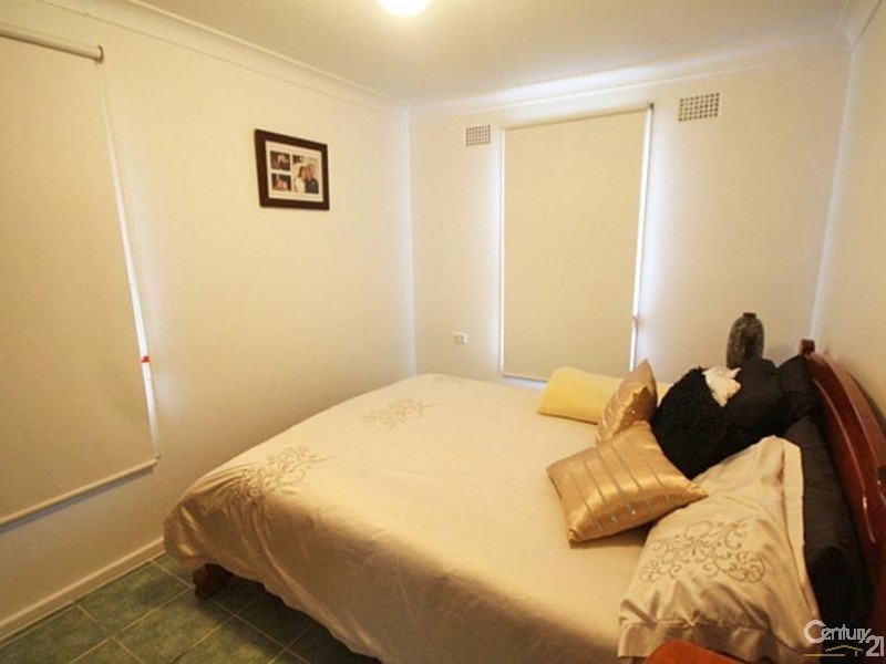 12 Coolabah Street, Macquarie Fields NSW 2564