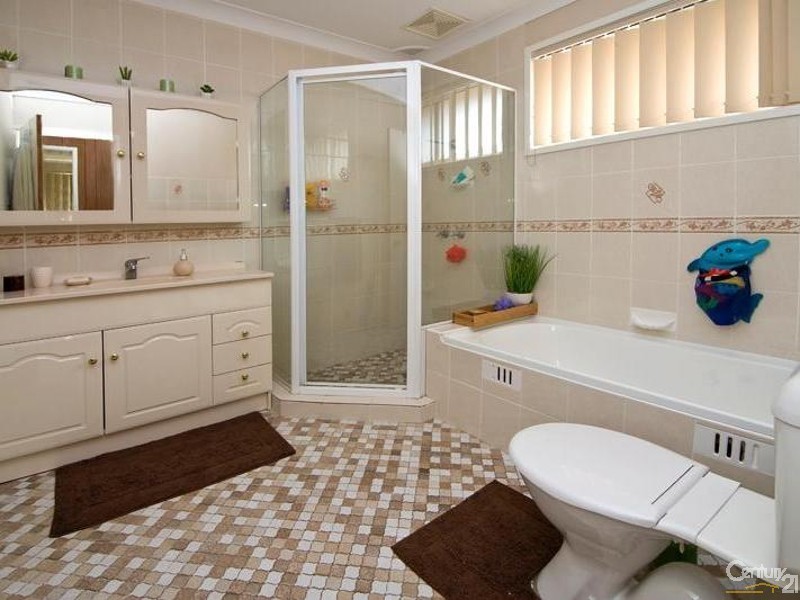 2 Horbling Avenue, Georges Hall NSW 2198