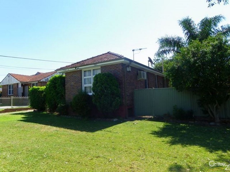2 Hedlund Street, Revesby NSW 2212