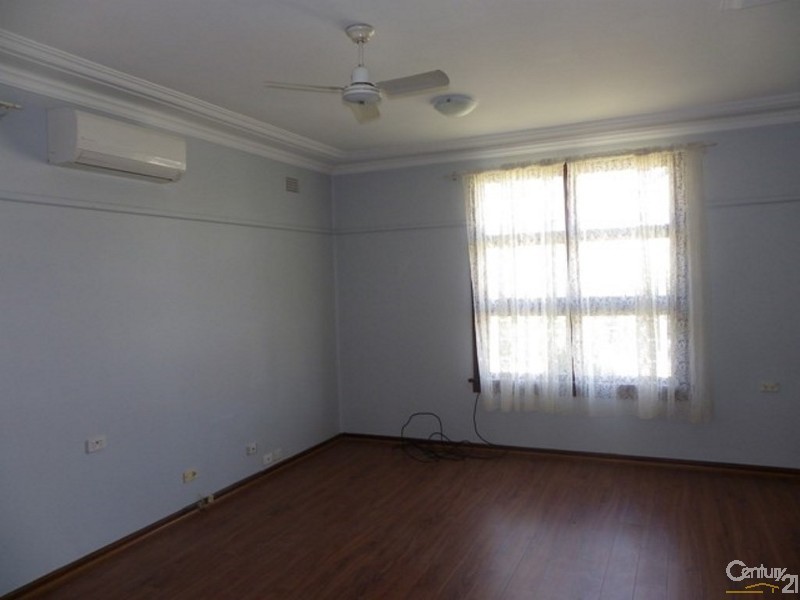 2 Hedlund Street, Revesby NSW 2212