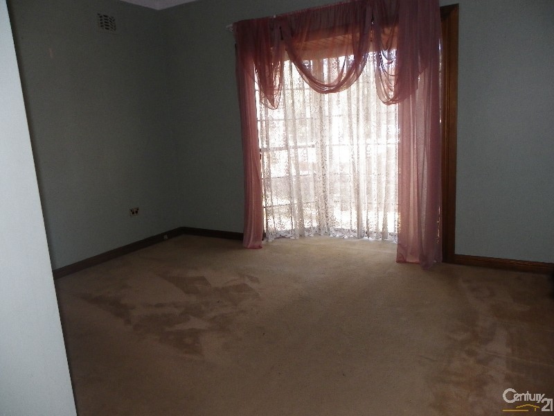 48 Forrest Road, East Hills NSW 2213