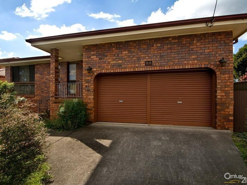 52 Burbank Avenue, Picnic Point NSW 2213