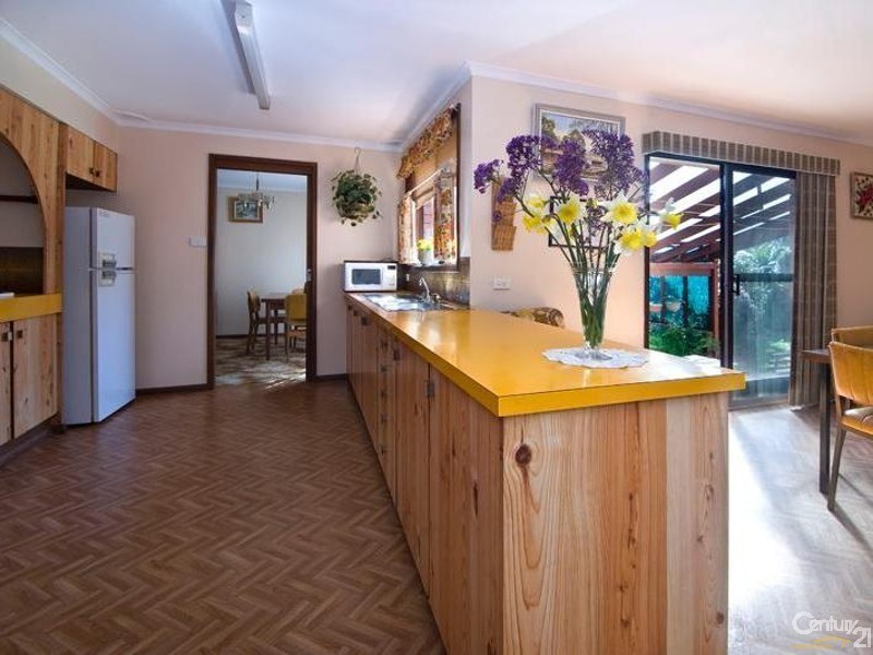 52 Burbank Avenue, Picnic Point NSW 2213