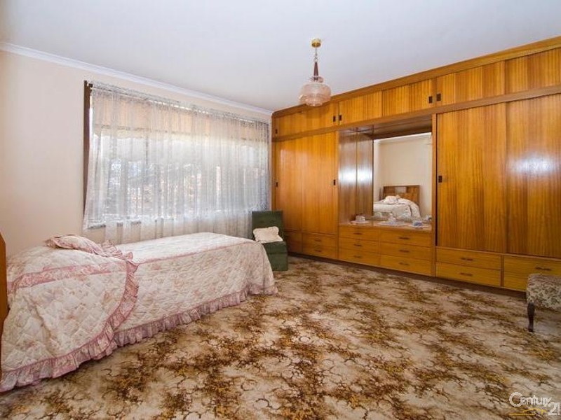 52 Burbank Avenue, Picnic Point NSW 2213