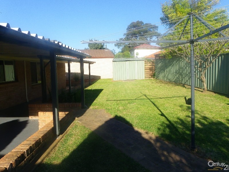 6 Peeler Place, Milperra NSW 2214