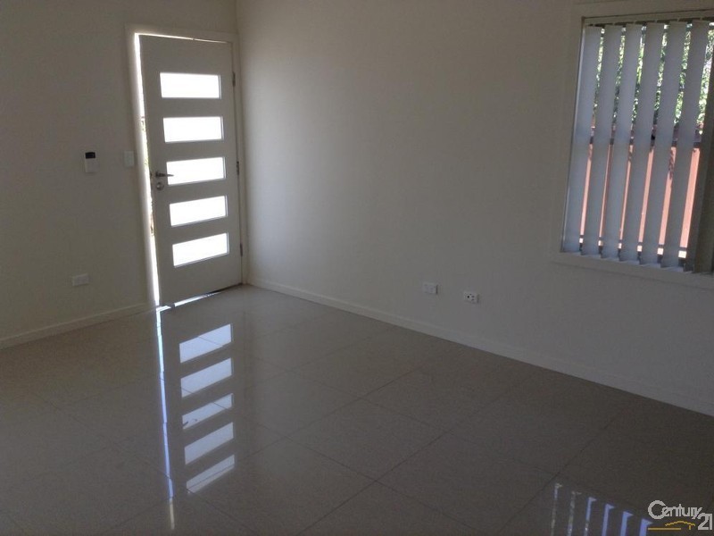 2a Randolph Street, Campbelltown NSW 2560