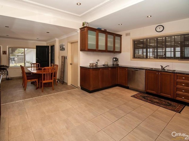 4 Rodgers Avenue, Panania NSW 2213