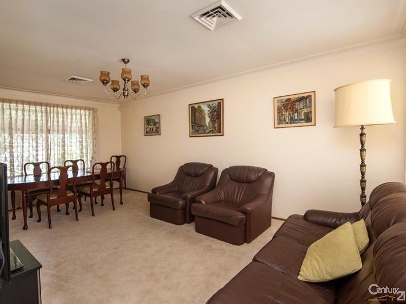 90 Kennedy Street, Picnic Point NSW 2213