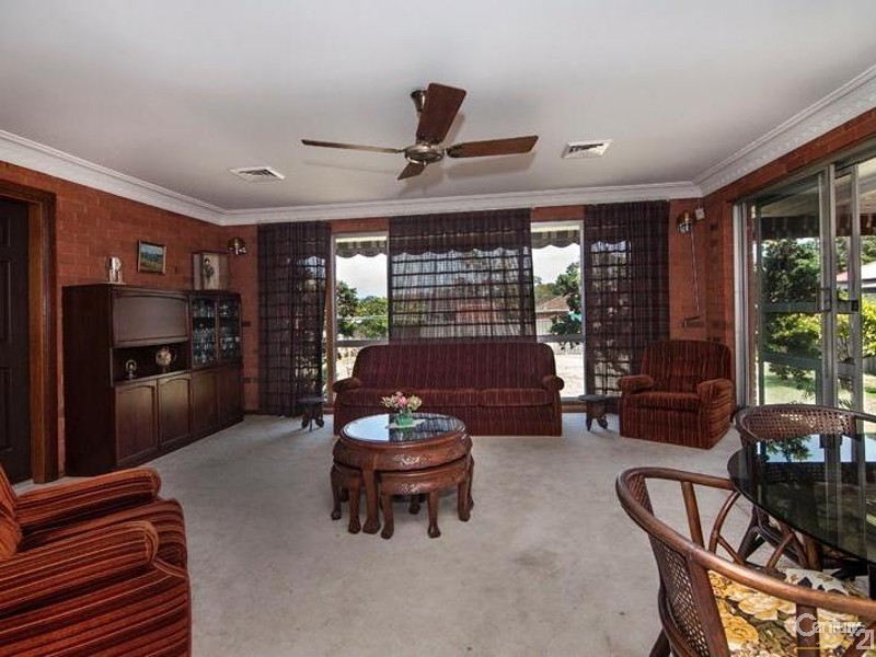 90 Kennedy Street, Picnic Point NSW 2213