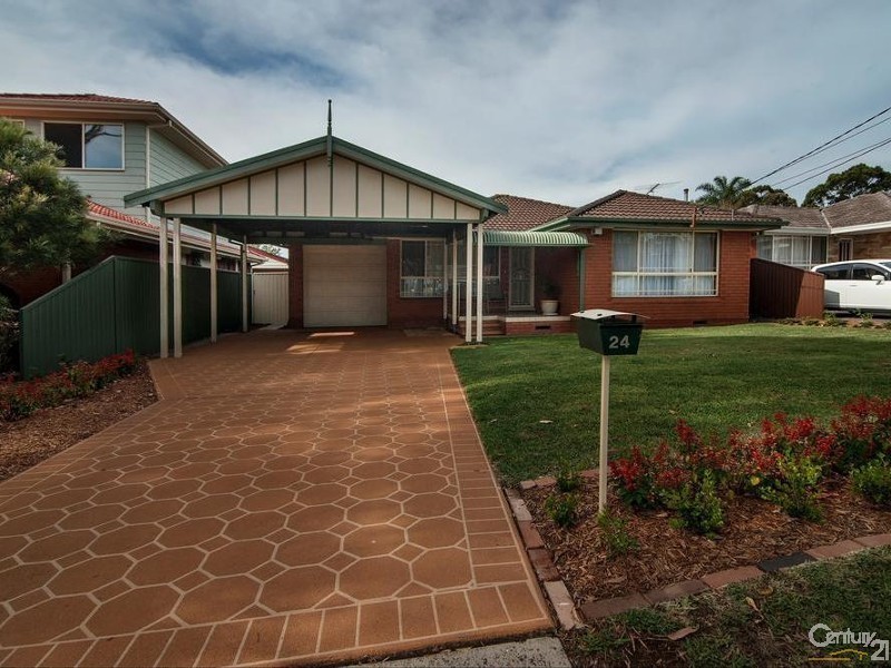 24 Duke Street, East Hills NSW 2213