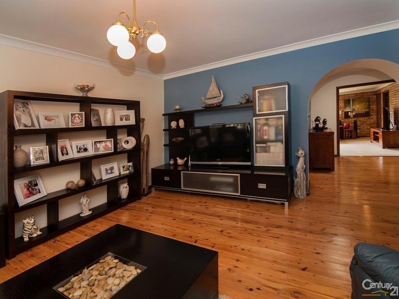 24 Duke Street, East Hills NSW 2213