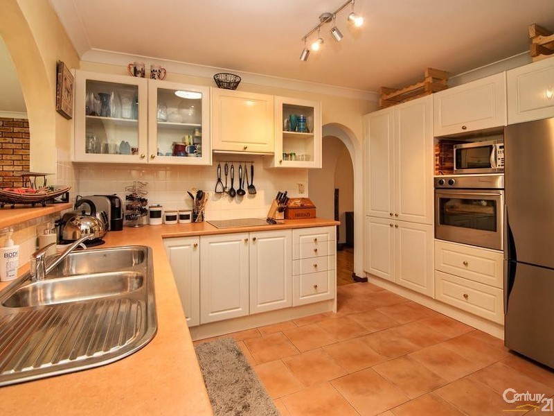 24 Duke Street, East Hills NSW 2213