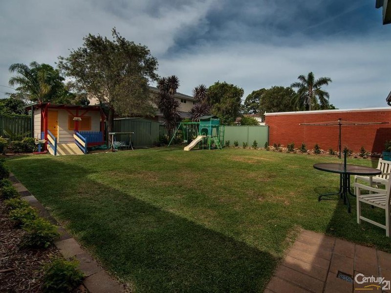24 Duke Street, East Hills NSW 2213