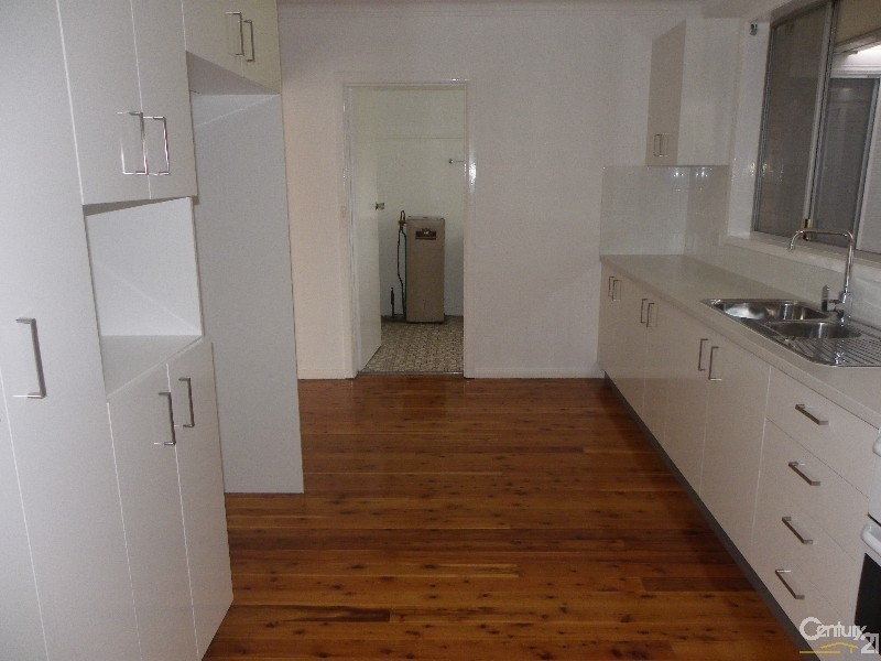 124 Rex Road, Georges Hall NSW 2198