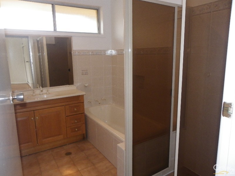 124 Rex Road, Georges Hall NSW 2198