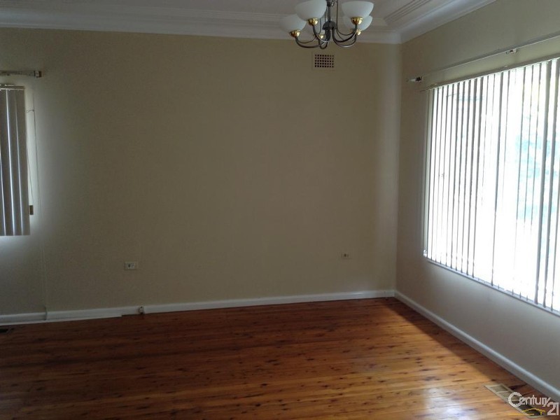 189 Bransgrove Road, Panania NSW 2213