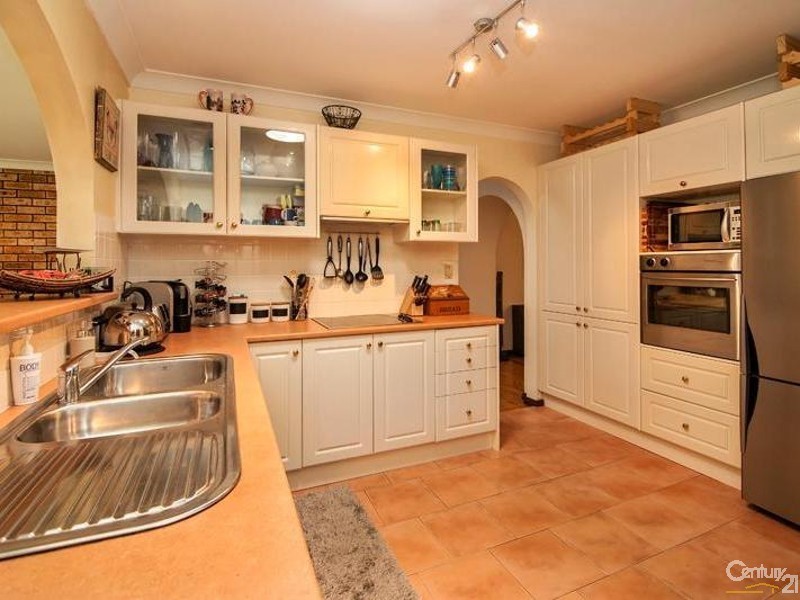 24 Duke Street, East Hills NSW 2213