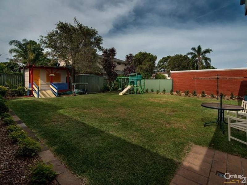 24 Duke Street, East Hills NSW 2213