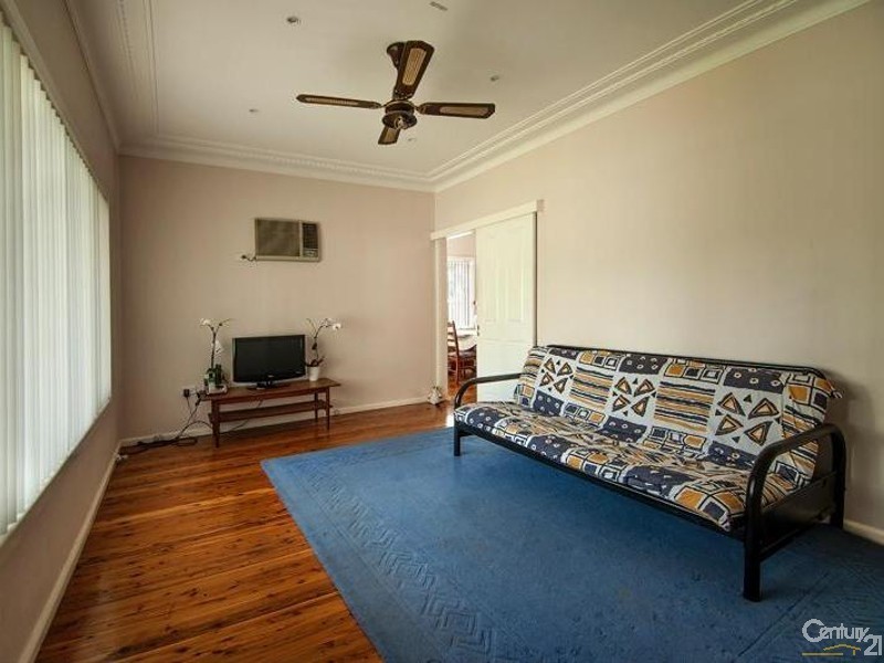 194 Bransgrove Road, Panania NSW 2213