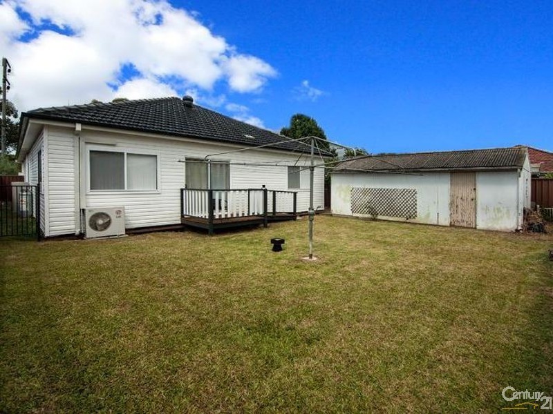 194 Bransgrove Road, Panania NSW 2213