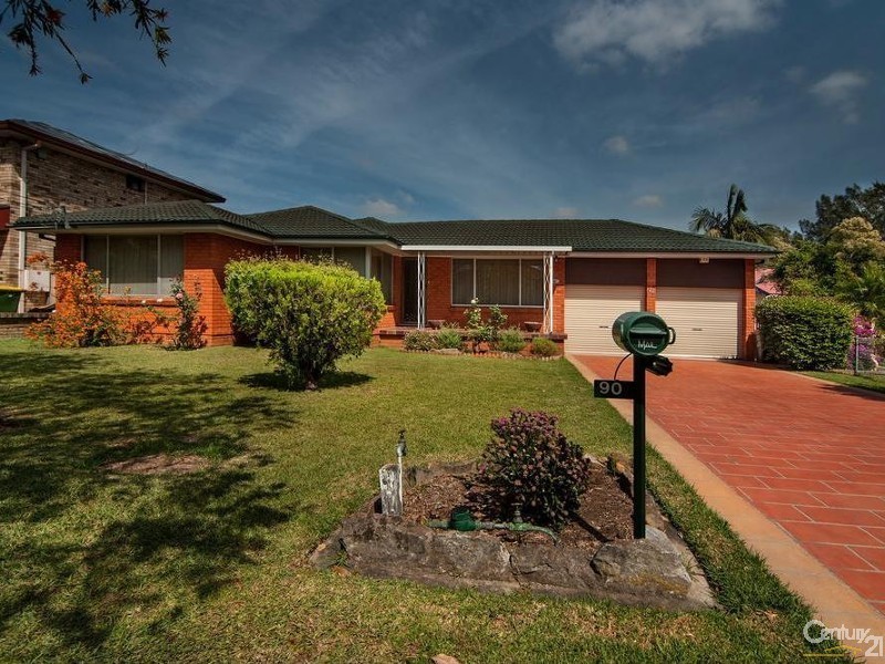 90 Kennedy Street, Picnic Point NSW 2213