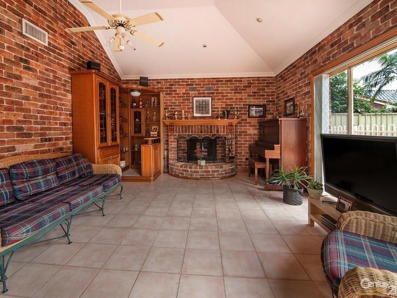 27 Yvonne Crescent, Bass Hill NSW 2197