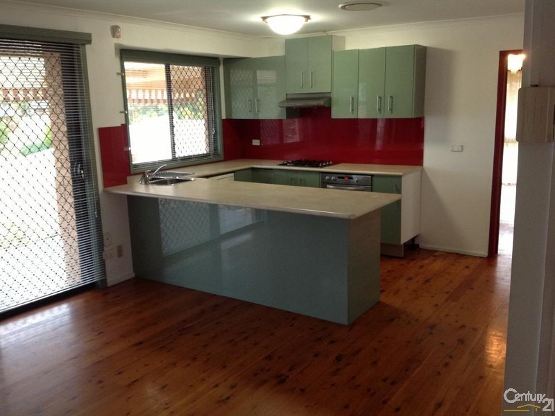 13 Cordelia Street, Rosemeadow NSW 2560