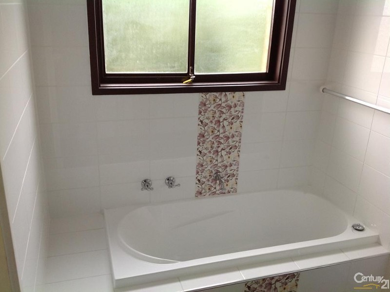 13 Cordelia Street, Rosemeadow NSW 2560