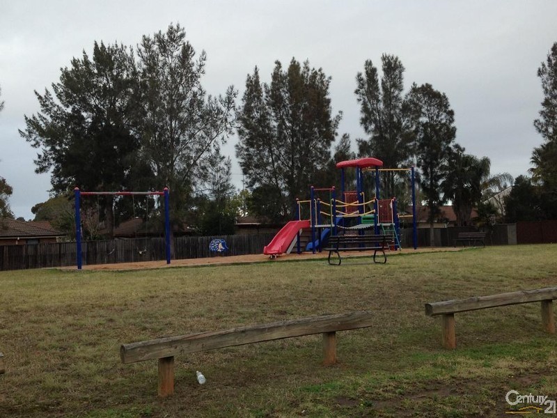 13 Cordelia Street, Rosemeadow NSW 2560