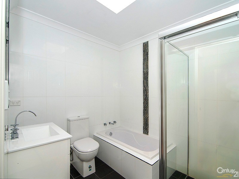 2/2a Victoria Street, Revesby NSW 2212