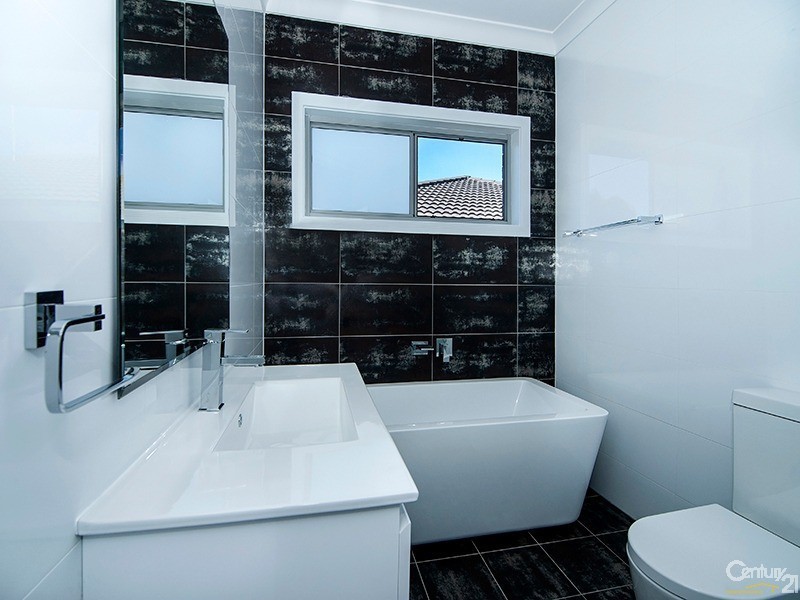 15a Taloma Street, Picnic Point NSW 2213