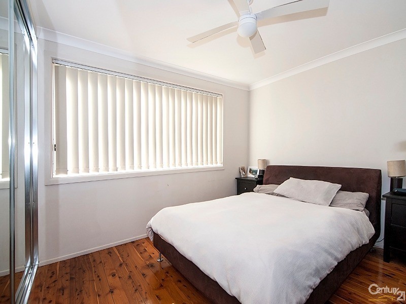 13 Mae Crescent, Panania NSW 2213