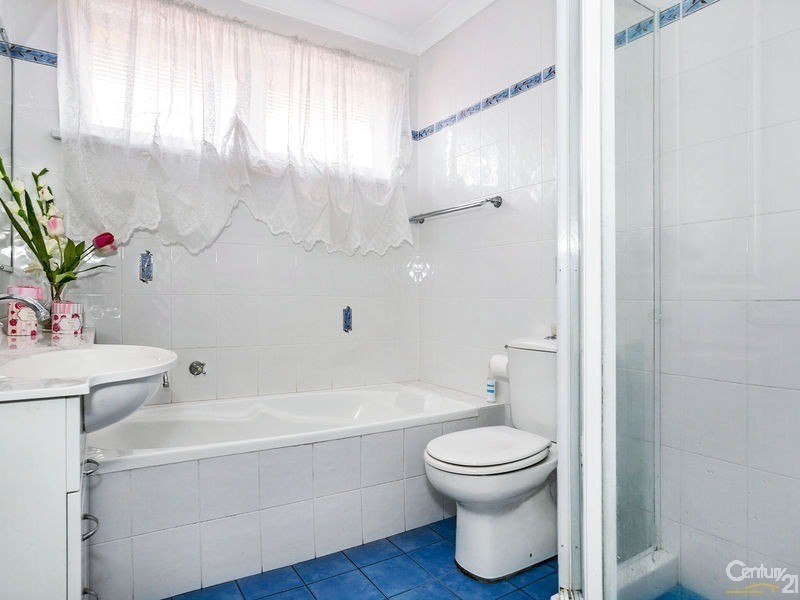 52 Gowlland Parade, Panania NSW 2213