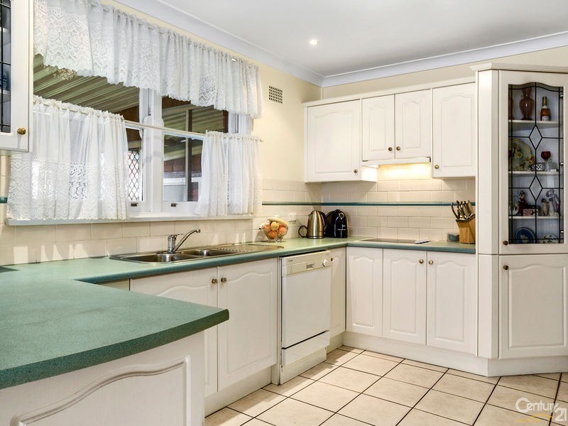 52 Gowlland Parade, Panania NSW 2213