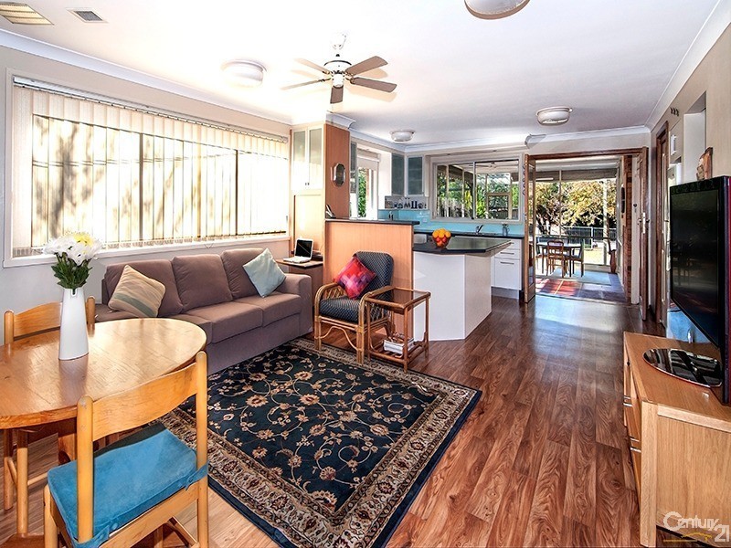 8 Monie Avenue, East Hills NSW 2213
