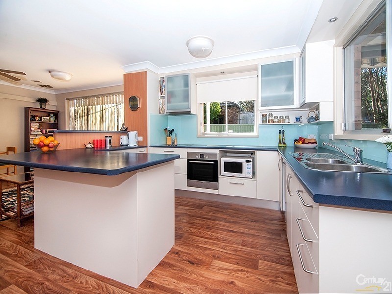 8 Monie Avenue, East Hills NSW 2213