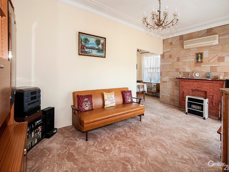 23 Kennedy Street, Picnic Point NSW 2213