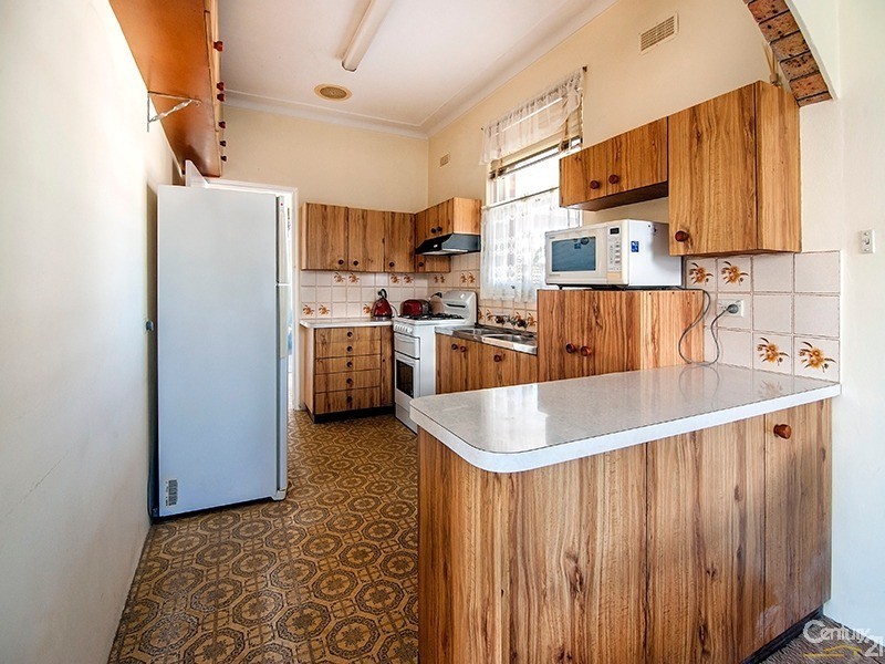 23 Kennedy Street, Picnic Point NSW 2213