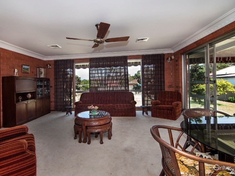 90  Kennedy Street, Picnic Point NSW 2213