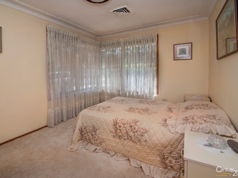 90  Kennedy Street, Picnic Point NSW 2213