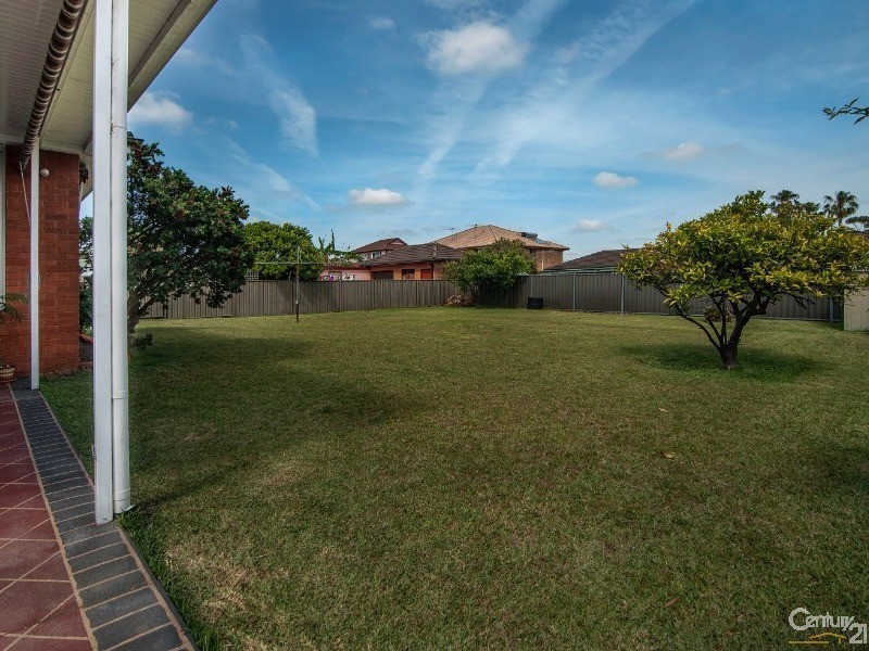 90  Kennedy Street, Picnic Point NSW 2213