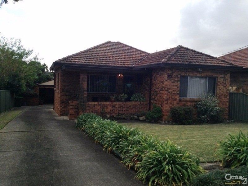 82 Hannans Road, Riverwood NSW 2210