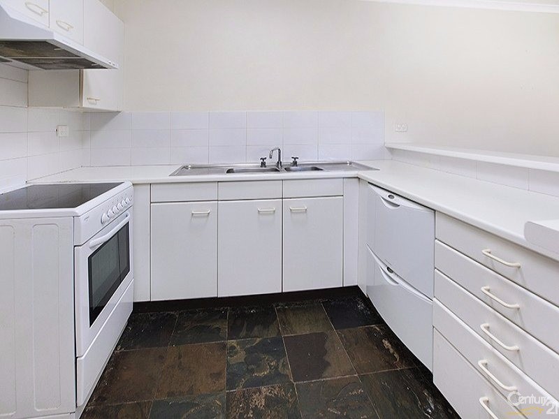 2/94-100 Flora Street, Sutherland NSW 2232