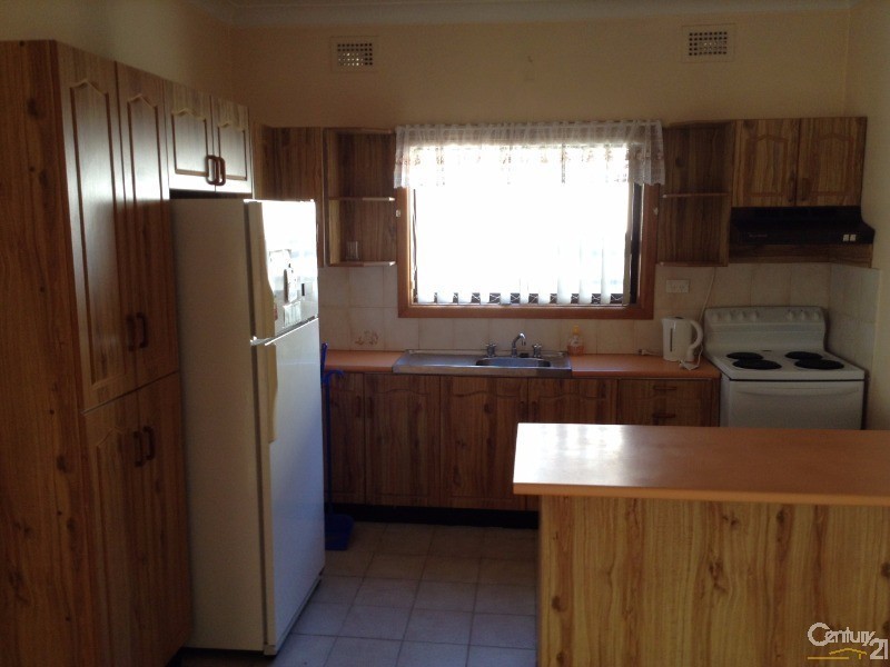 25 Larien Crescent, Birrong NSW 2143