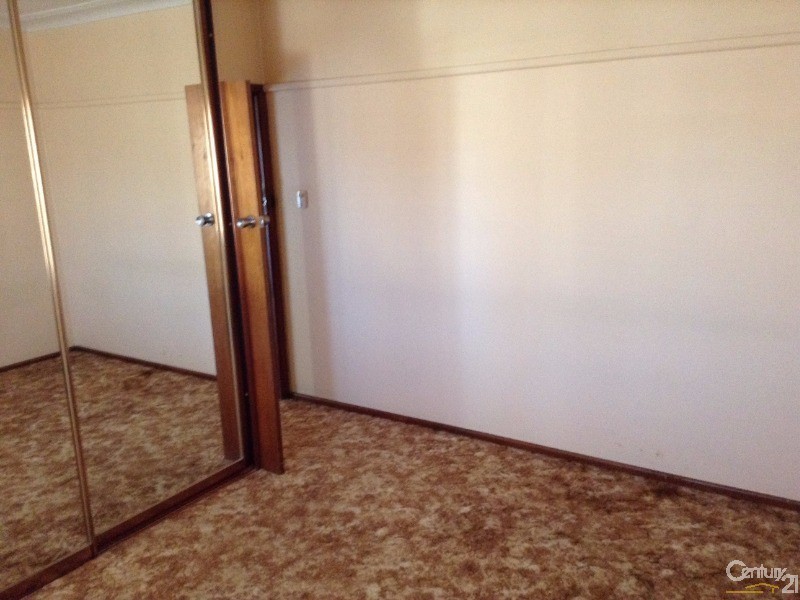 25 Larien Crescent, Birrong NSW 2143